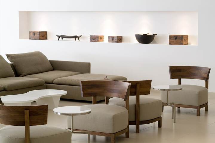 Guest Lobby
