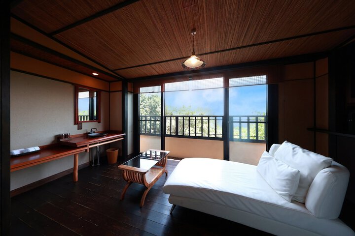Room 4 of 31