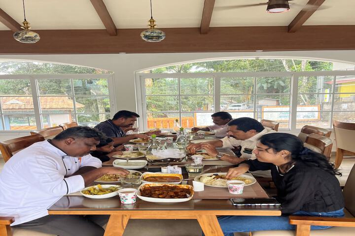 Dining 67 of 96