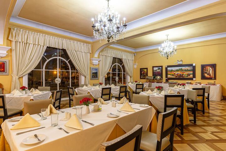 Dining 56 of 96