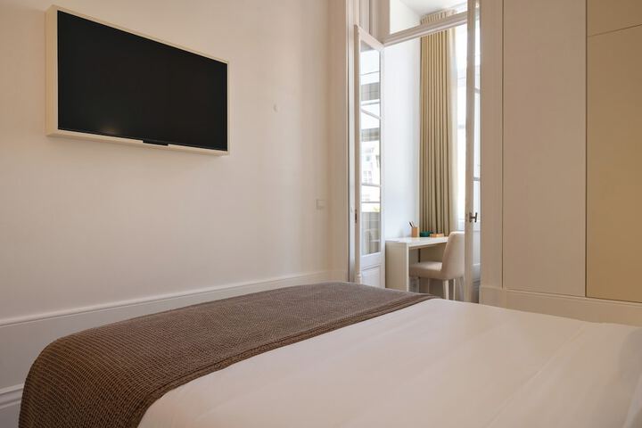 Room 33 of 59