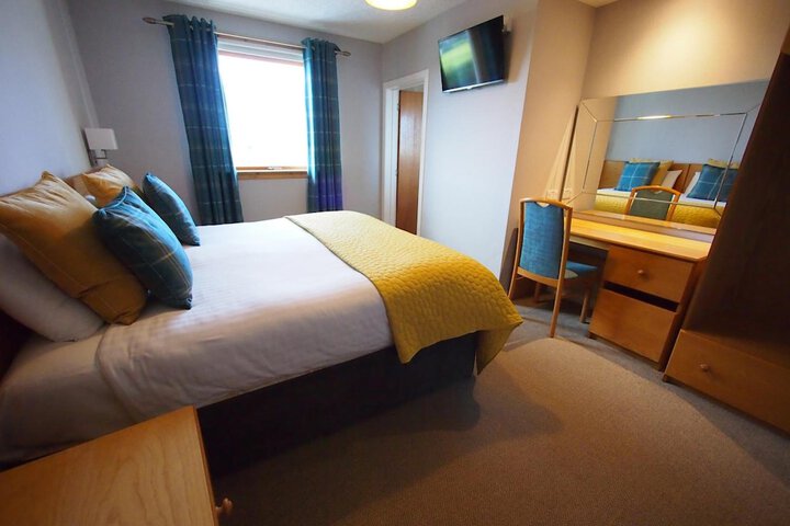 Room 12 of 36