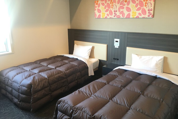 Room 9 of 40