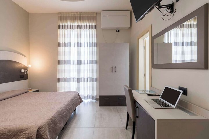 Room 13 of 53