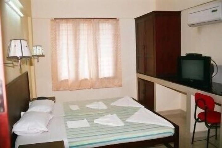 Room 7 of 13
