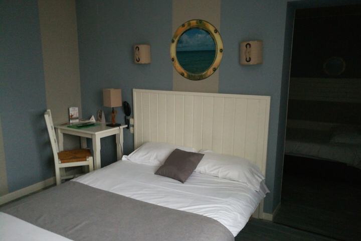Room 8 of 40
