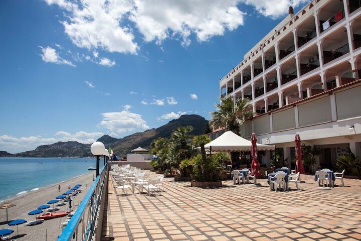 Hotel 67 of 94