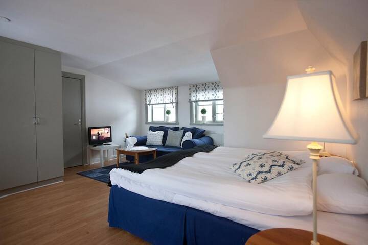 Room 9 of 50