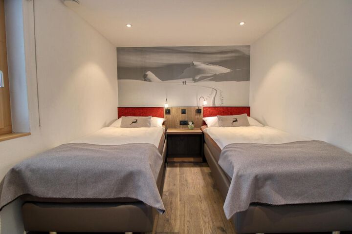 Room 5 of 45