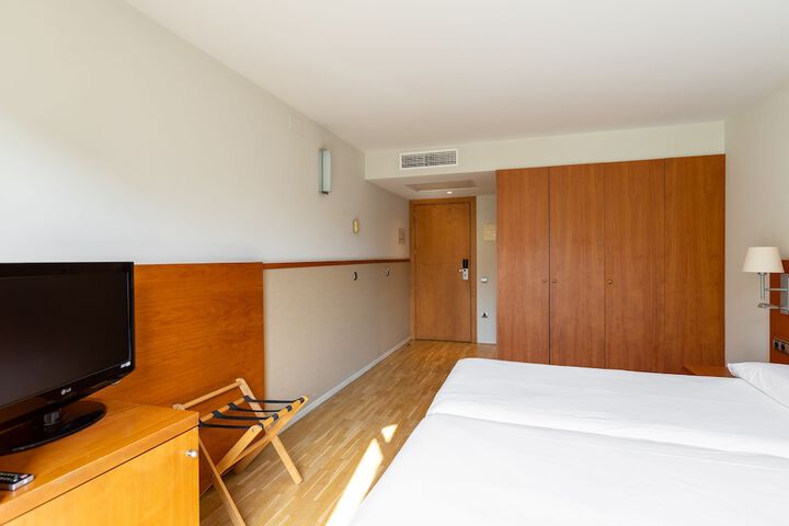 Room 12 of 75
