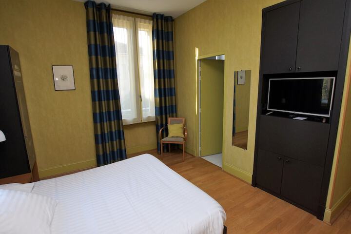 Room 84 of 103