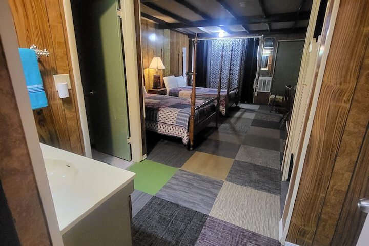 2 Double Beds (26 of 28)
