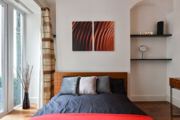 Room 12 of 27
