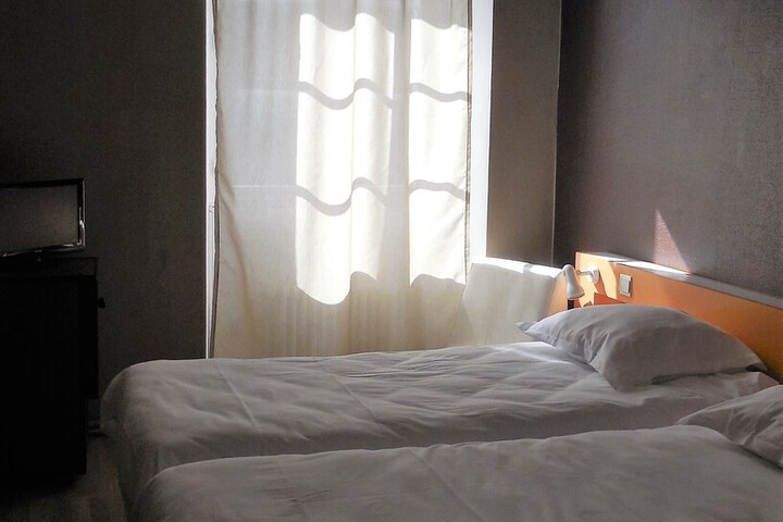 Room 12 of 43