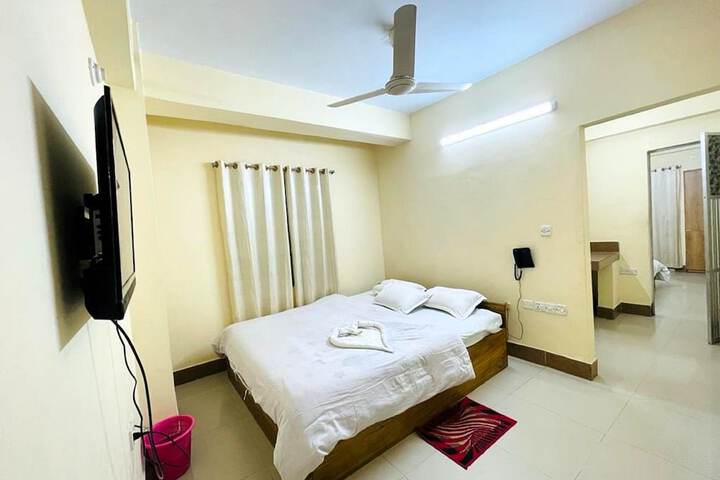 Room 9 of 33