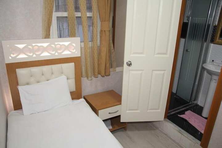 Room 16 of 23