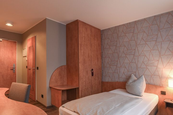 Room 3 of 29