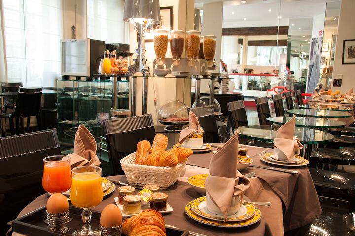Breakfast/Coffee Service 26 of 34