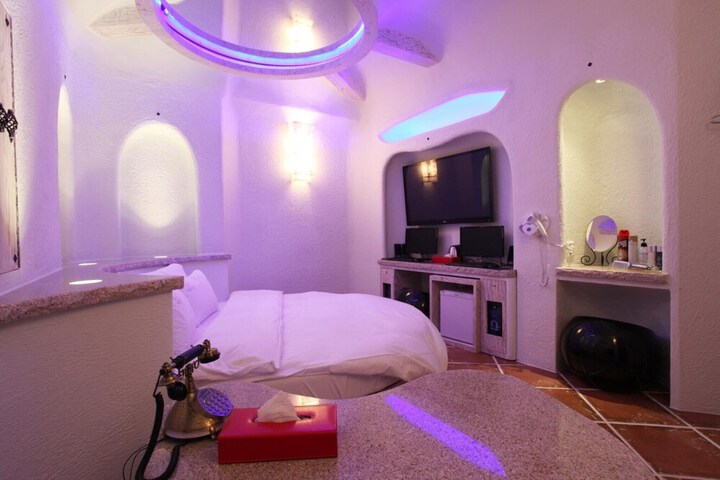 Room 12 of 61