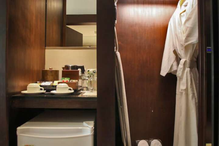 Room 28 of 84