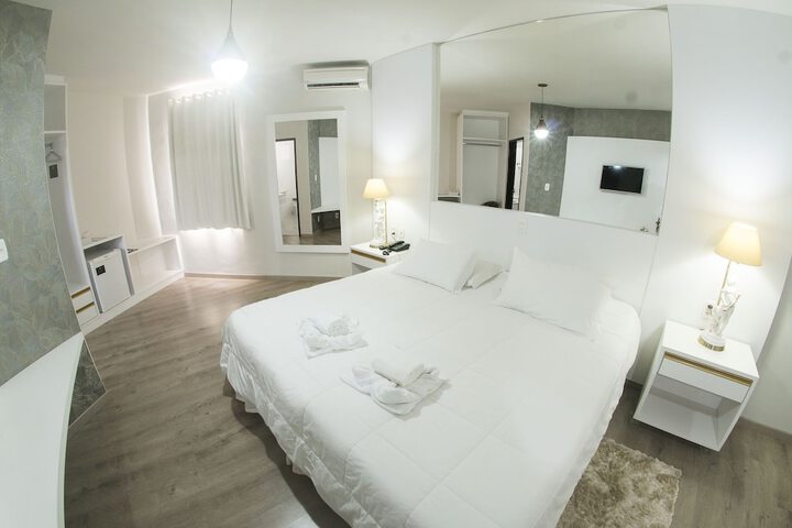 Room 10 of 68