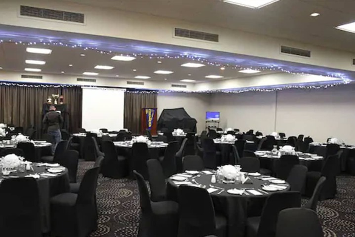 Ballroom/Hall 29 of 31