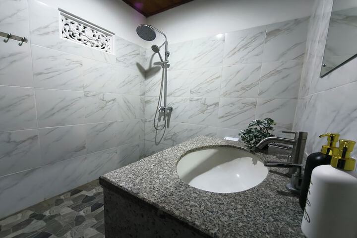Room 15 of 24