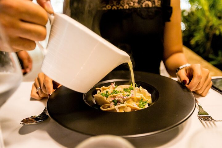 Dining 43 of 101