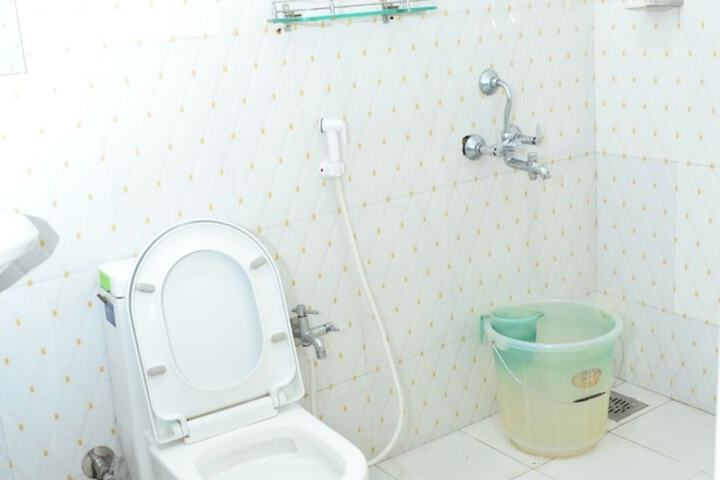 Room 12 of 15