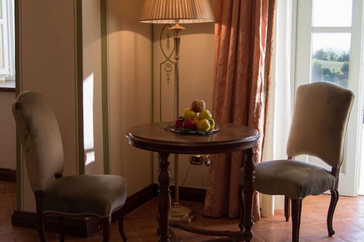 Room 33 of 79