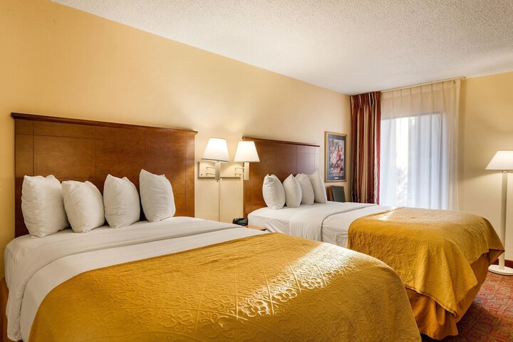 1 Double Bed (2 of 9)