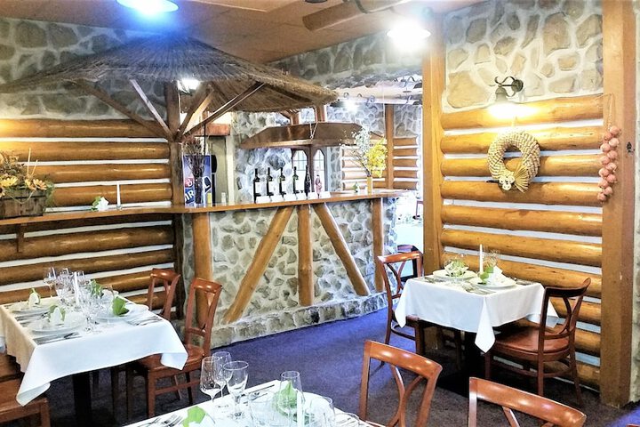 Dining 67 of 77