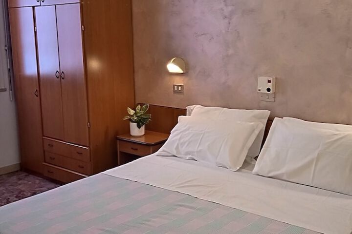 Room 21 of 63