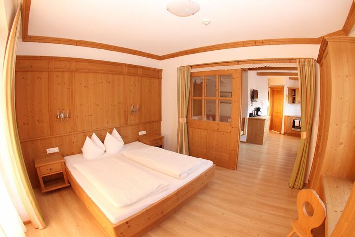 Room 4 of 60