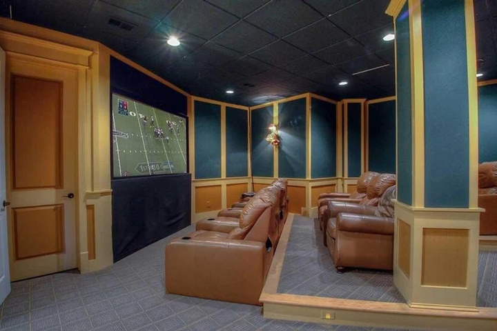 Room 4 of 23
