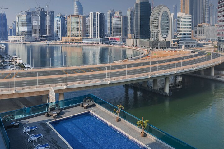 Pool 103 of 260