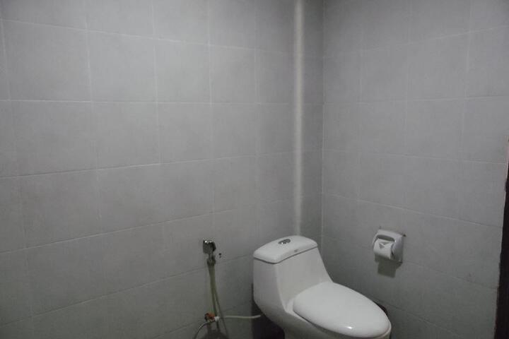Room 2 of 5