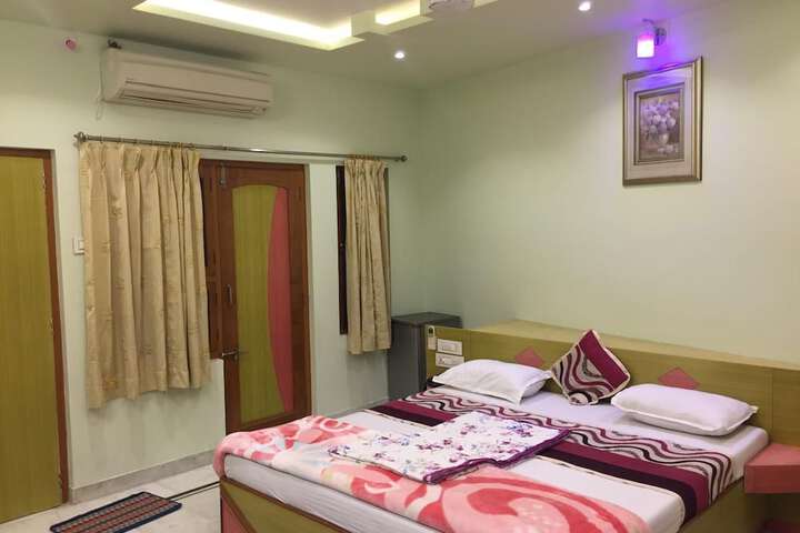 Room 4 of 14
