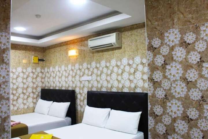 Room 8 of 22