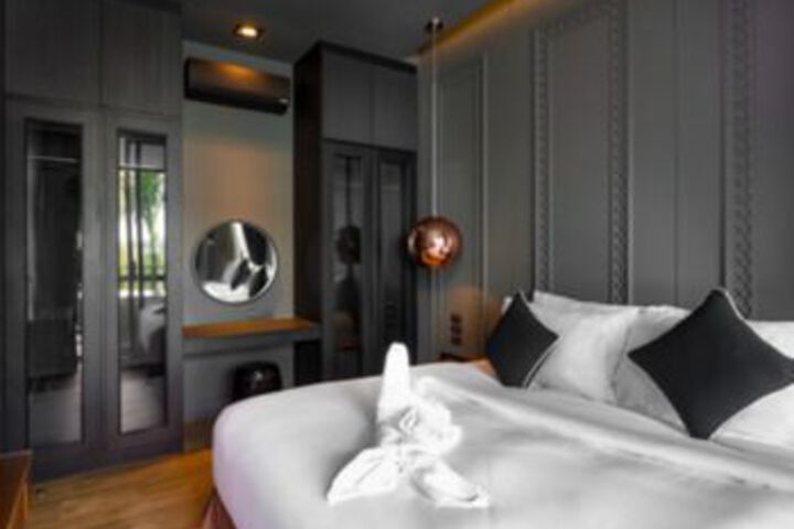 Room 10 of 28