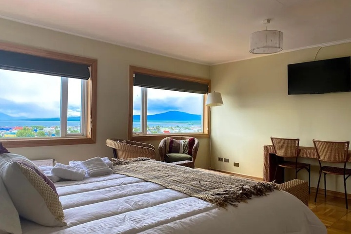 Room 3 of 10