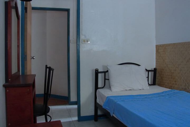 Room 8 of 70