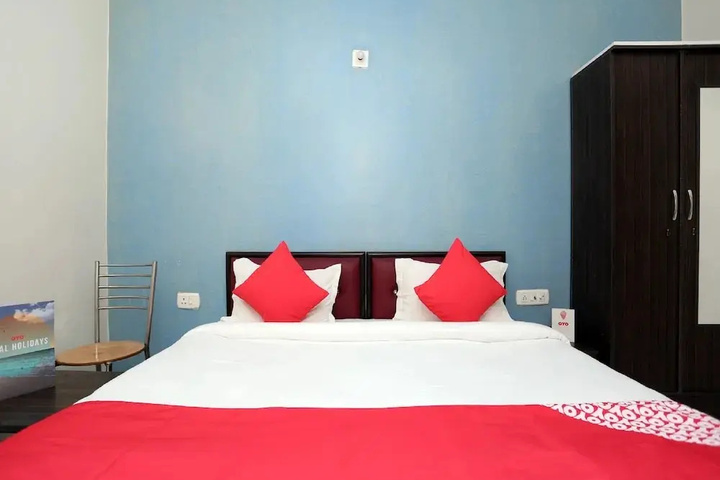 Room 3 of 16