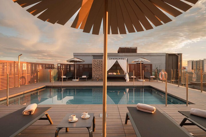 Pool 71 of 206