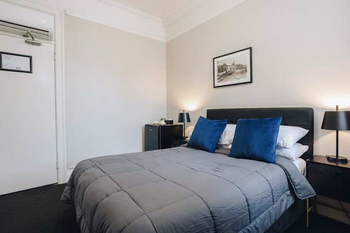 Room 21 of 42