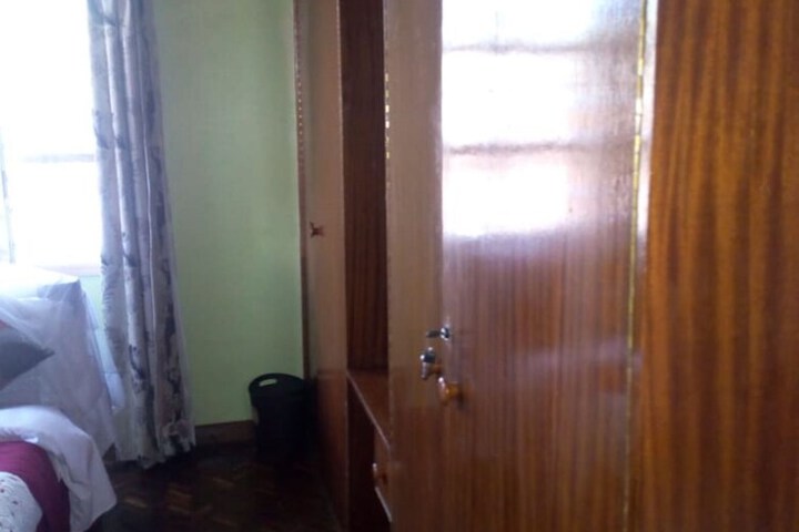 Room 5 of 31