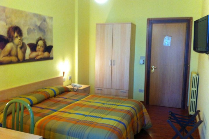 Room 14 of 51