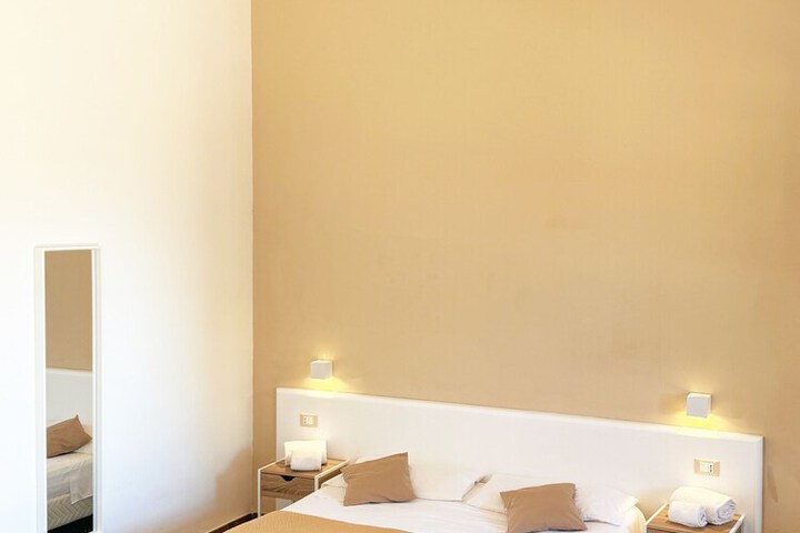 Room 6 of 50