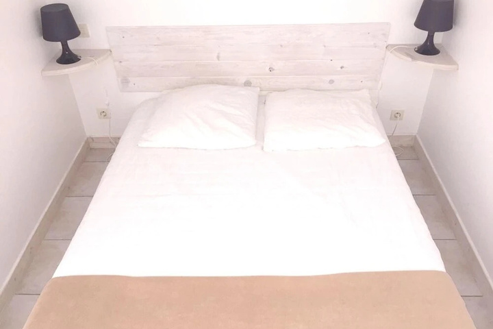 Room 3 of 15