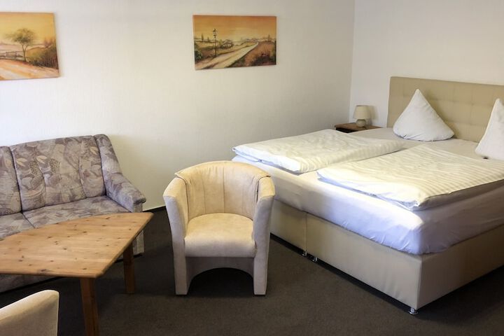 Room 8 of 81